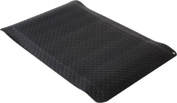Wearwell 786.916X2X3DPBK 3 Ft. Long x 2 Ft. Wide x 9/16 Inch Thick, Vinyl Diamond Plate Surface Pattern, Electrically Conductive Antistatic Matting