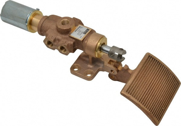 Parker M06224640 Manually Operated Valve 0.25" NPT Outlet, 4-Way Spring Return, Pedal Actuated
