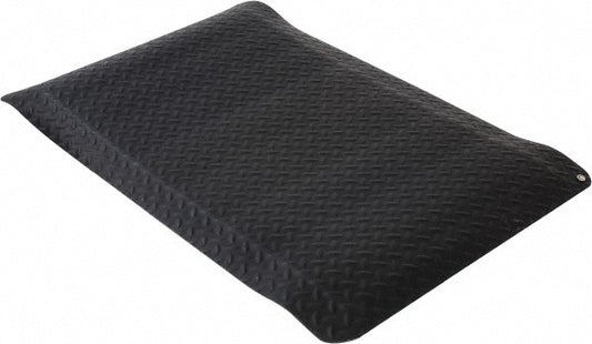 Wearwell 786.916X2X3DPBK 3 Ft. Long x 2 Ft. Wide x 9/16 Inch Thick, Vinyl Diamond Plate Surface Pattern, Electrically Conductive Antistatic Matting